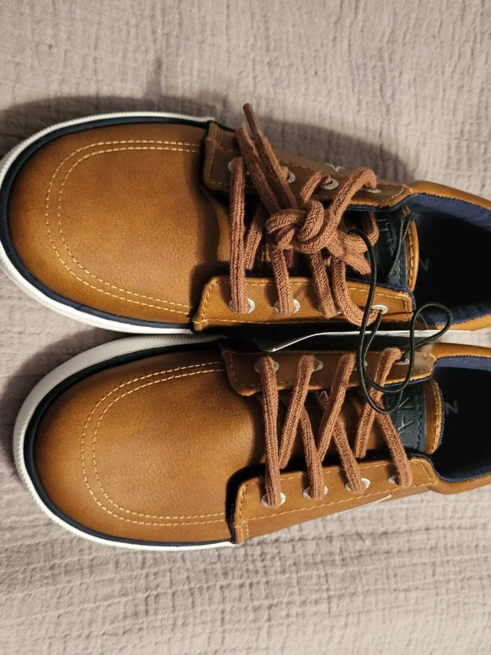 *NIB* Nautica Boys Shoes size 13m